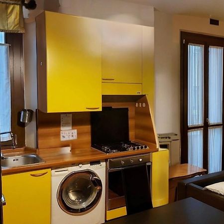 Vfh Stylish Boutique Apartment-City Center Милано Екстериор снимка