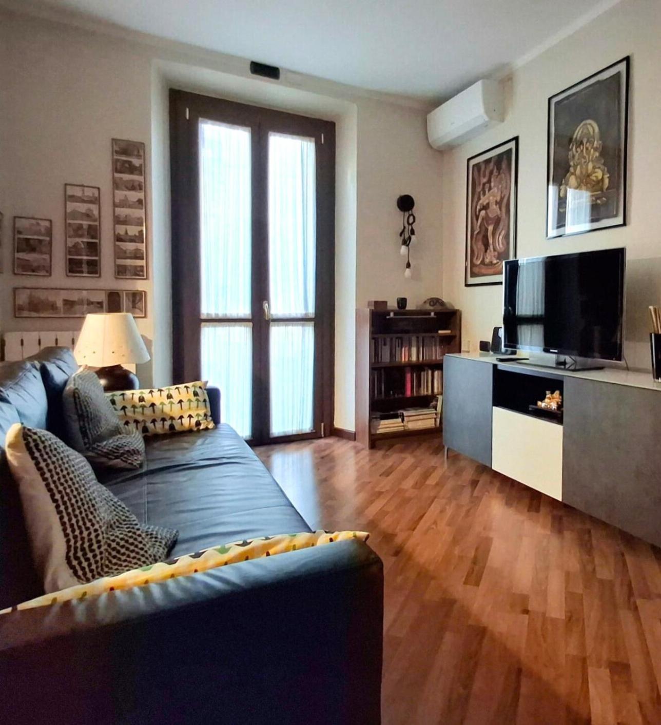 Vfh Stylish Boutique Apartment-City Center Милано Екстериор снимка